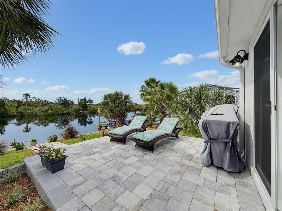 For Sale: $390,000 (2 beds, 2 baths, 1269 Square Feet)