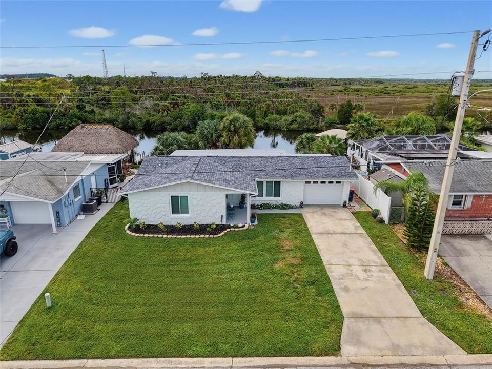For Sale: $390,000 (2 beds, 2 baths, 1269 Square Feet)