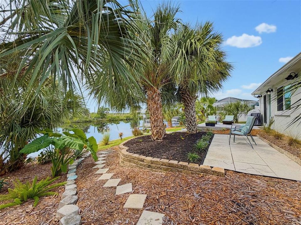 For Sale: $390,000 (2 beds, 2 baths, 1269 Square Feet)