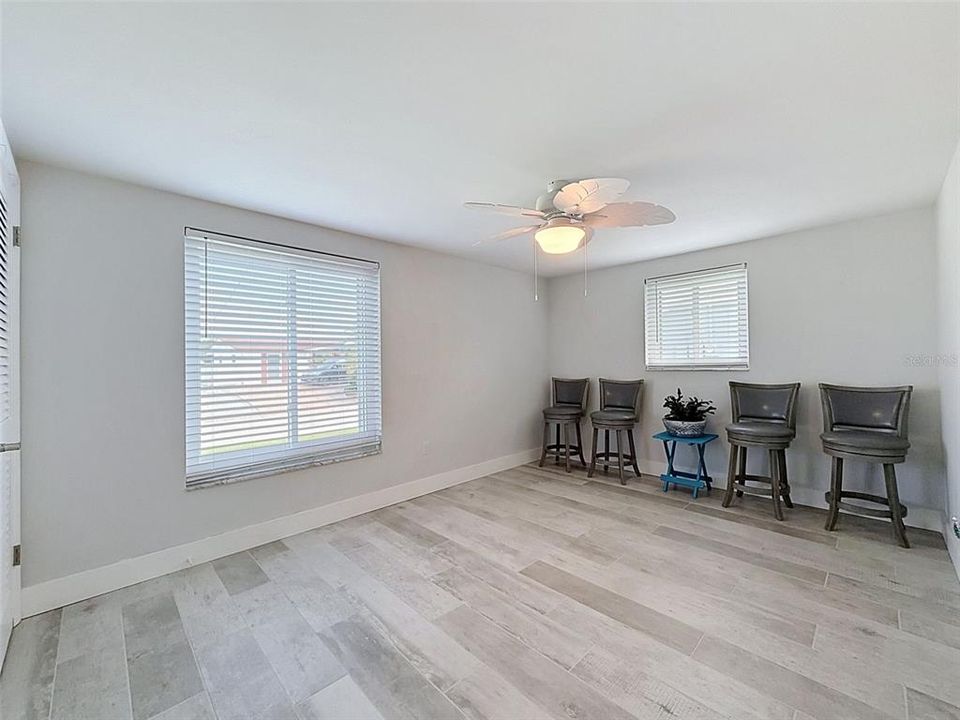 For Sale: $390,000 (2 beds, 2 baths, 1269 Square Feet)