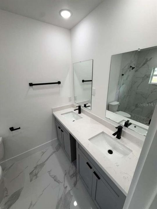 For Rent: $1,800 (3 beds, 2 baths, 1361 Square Feet)