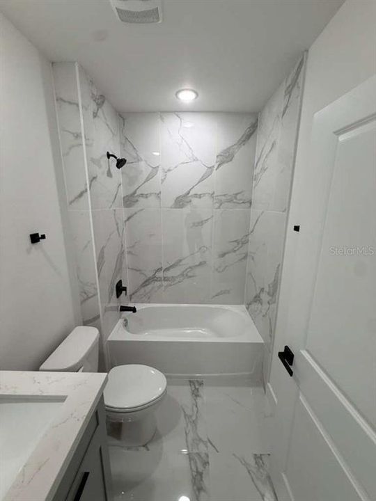 For Rent: $1,800 (3 beds, 2 baths, 1361 Square Feet)