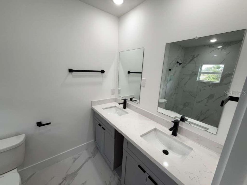 For Rent: $1,800 (3 beds, 2 baths, 1361 Square Feet)