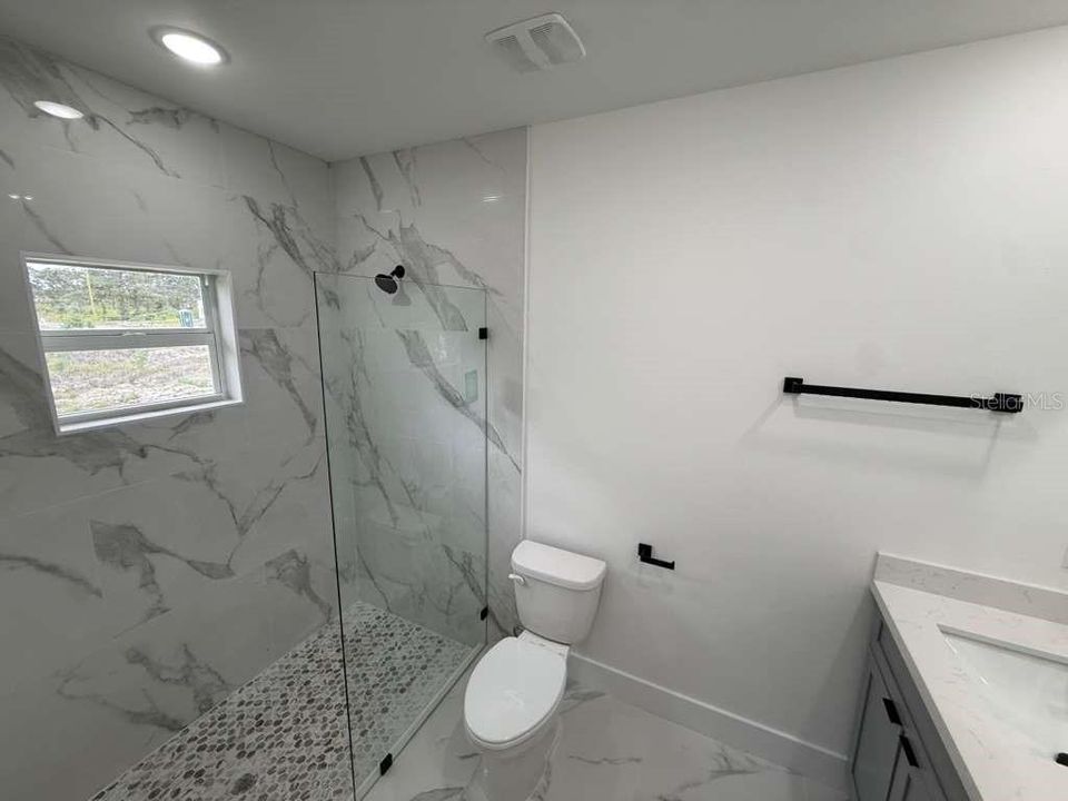 For Rent: $1,800 (3 beds, 2 baths, 1361 Square Feet)