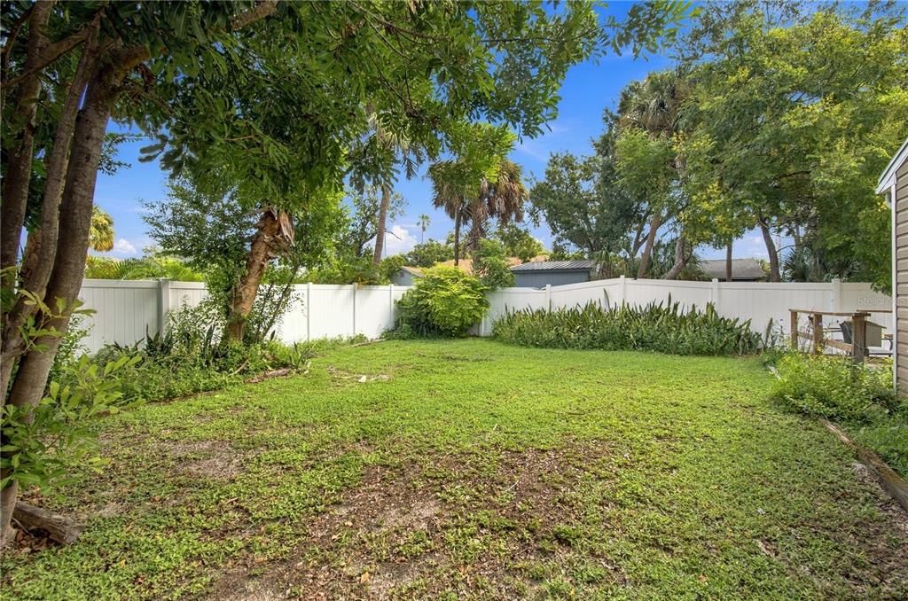 出租: $2,600 (2 贝兹, 1 浴室, 1404 平方英尺)