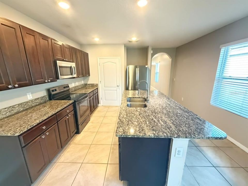 For Sale: $355,000 (3 beds, 2 baths, 1651 Square Feet)
