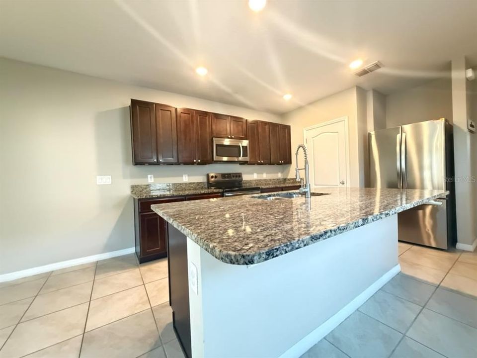 For Sale: $355,000 (3 beds, 2 baths, 1651 Square Feet)