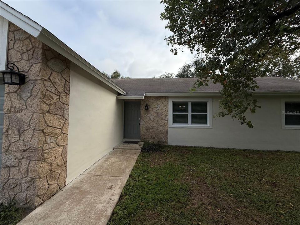For Sale: $290,000 (3 beds, 2 baths, 1302 Square Feet)