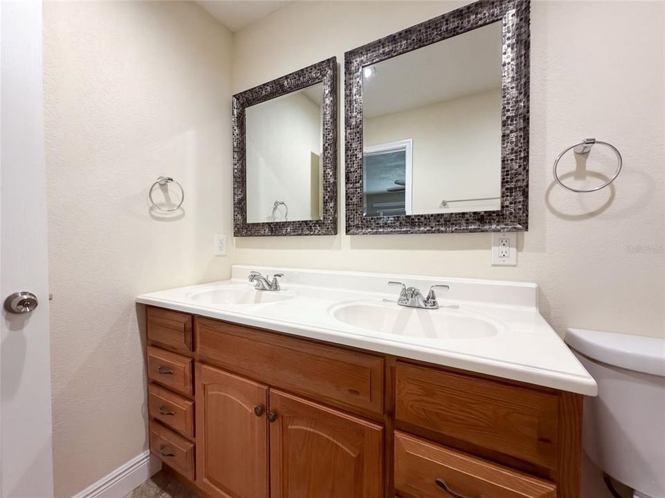 For Sale: $290,000 (3 beds, 2 baths, 1302 Square Feet)