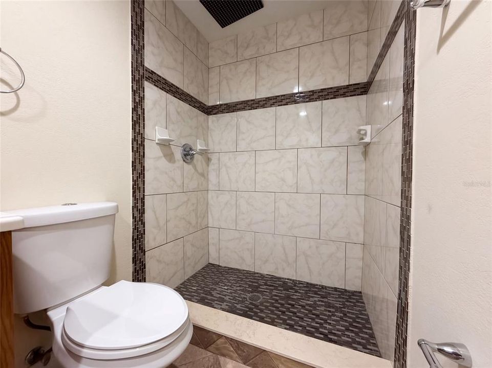 For Sale: $290,000 (3 beds, 2 baths, 1302 Square Feet)
