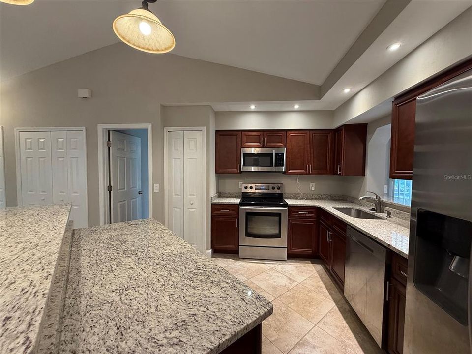 For Sale: $290,000 (3 beds, 2 baths, 1302 Square Feet)