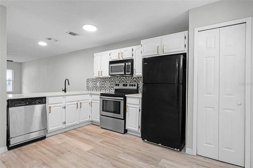 For Rent: $1,865 (3 beds, 2 baths, 1377 Square Feet)
