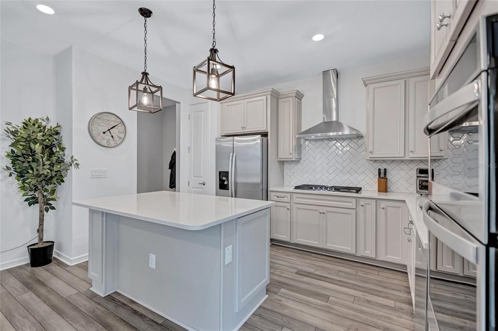 For Sale: $519,990 (4 beds, 3 baths, 2416 Square Feet)