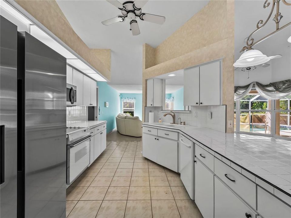 For Sale: $392,100 (4 beds, 3 baths, 2106 Square Feet)