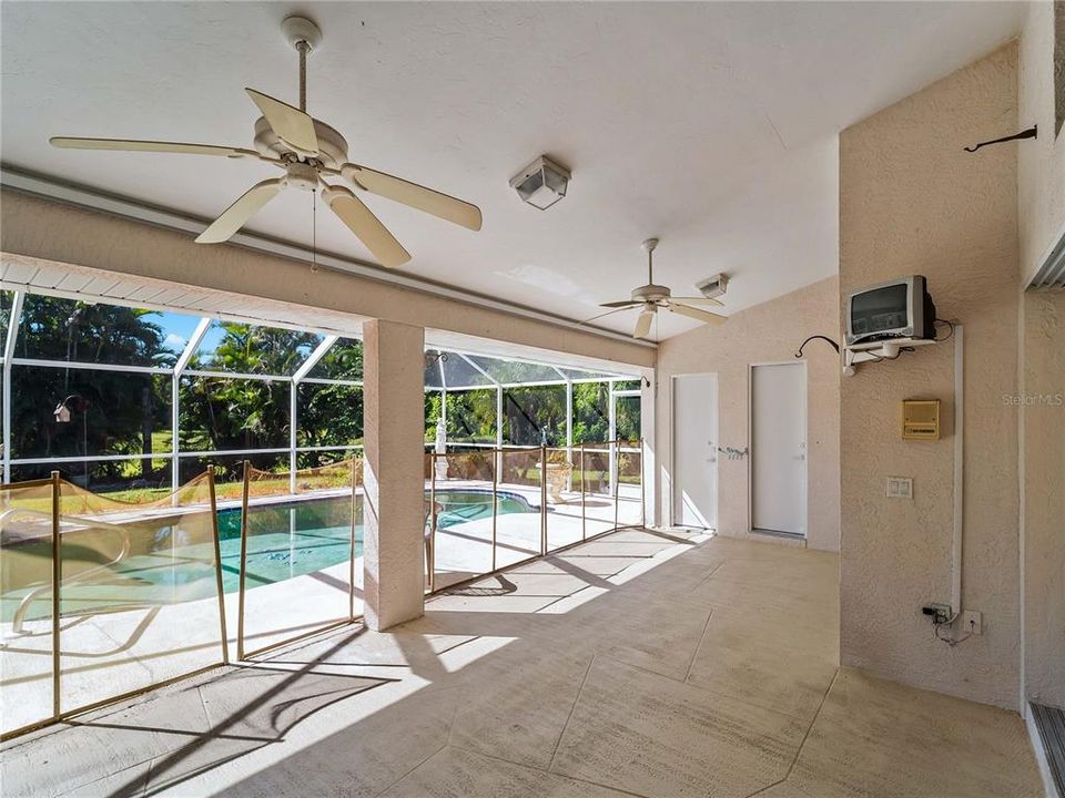 For Sale: $392,100 (4 beds, 3 baths, 2106 Square Feet)
