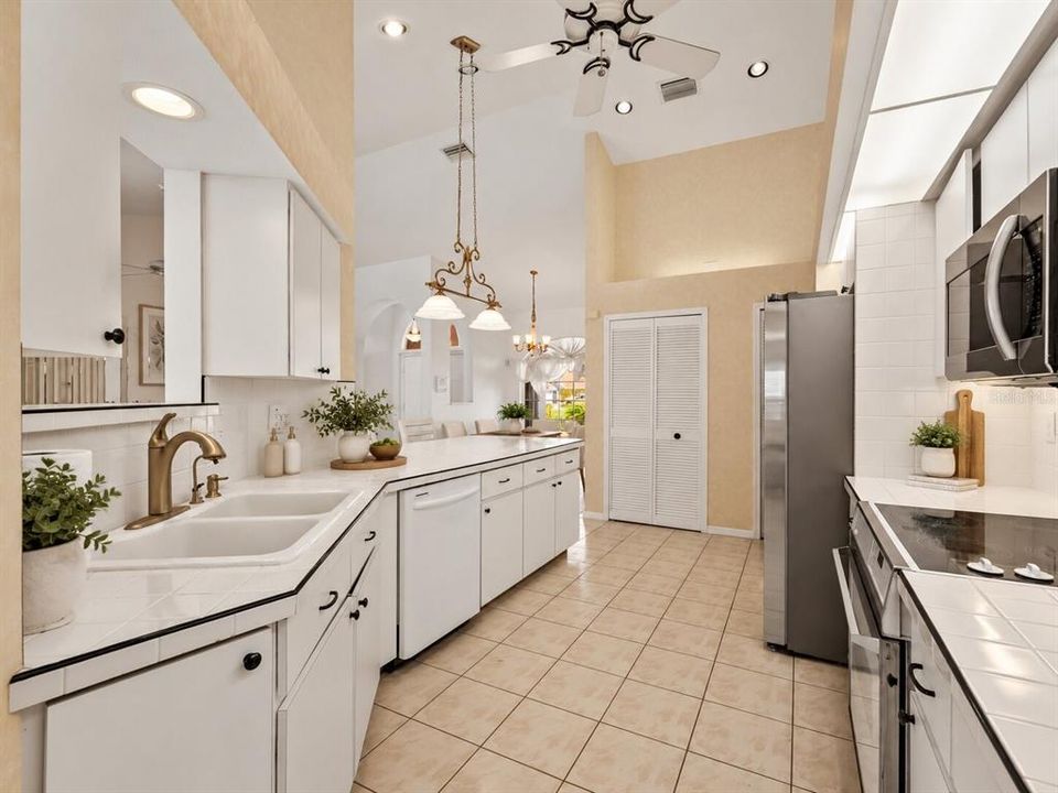 For Sale: $392,100 (4 beds, 3 baths, 2106 Square Feet)