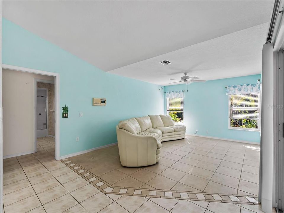 For Sale: $392,100 (4 beds, 3 baths, 2106 Square Feet)