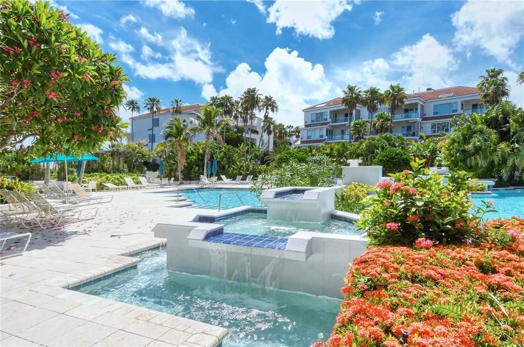 For Sale: $2,995,000 (3 beds, 3 baths, 2880 Square Feet)