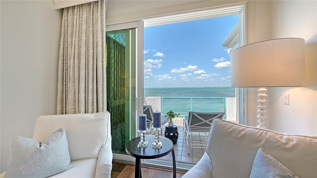 For Sale: $2,995,000 (3 beds, 3 baths, 2880 Square Feet)