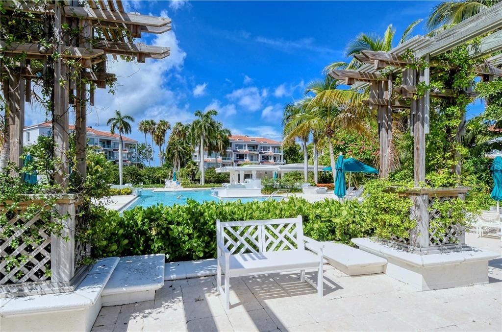 For Sale: $2,995,000 (3 beds, 3 baths, 2880 Square Feet)