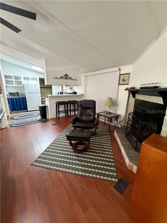 На продажу: $179,000 (3 спален, 2 ванн, 1152 Квадратных фут)