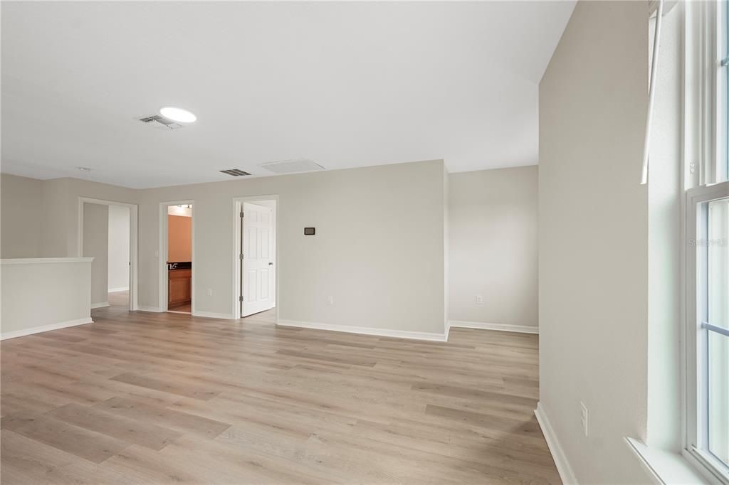 En Venta: $565,000 (4 camas, 2 baños, 2576 Pies cuadrados)