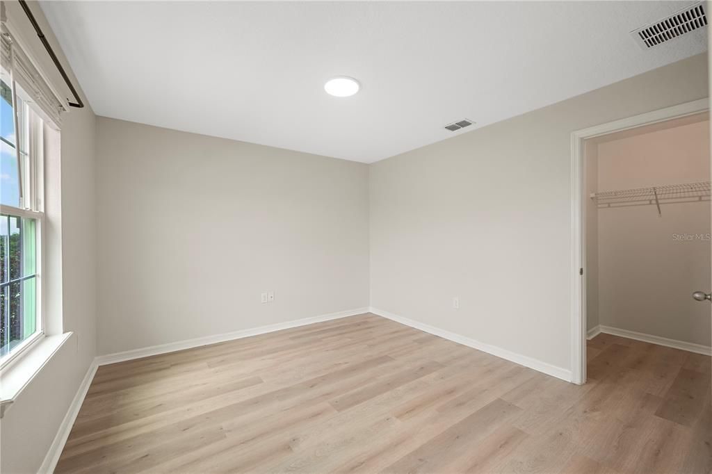 En Venta: $565,000 (4 camas, 2 baños, 2576 Pies cuadrados)