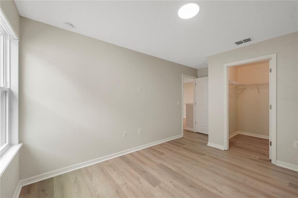 En Venta: $565,000 (4 camas, 2 baños, 2576 Pies cuadrados)