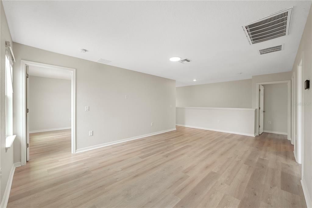 En Venta: $565,000 (4 camas, 2 baños, 2576 Pies cuadrados)
