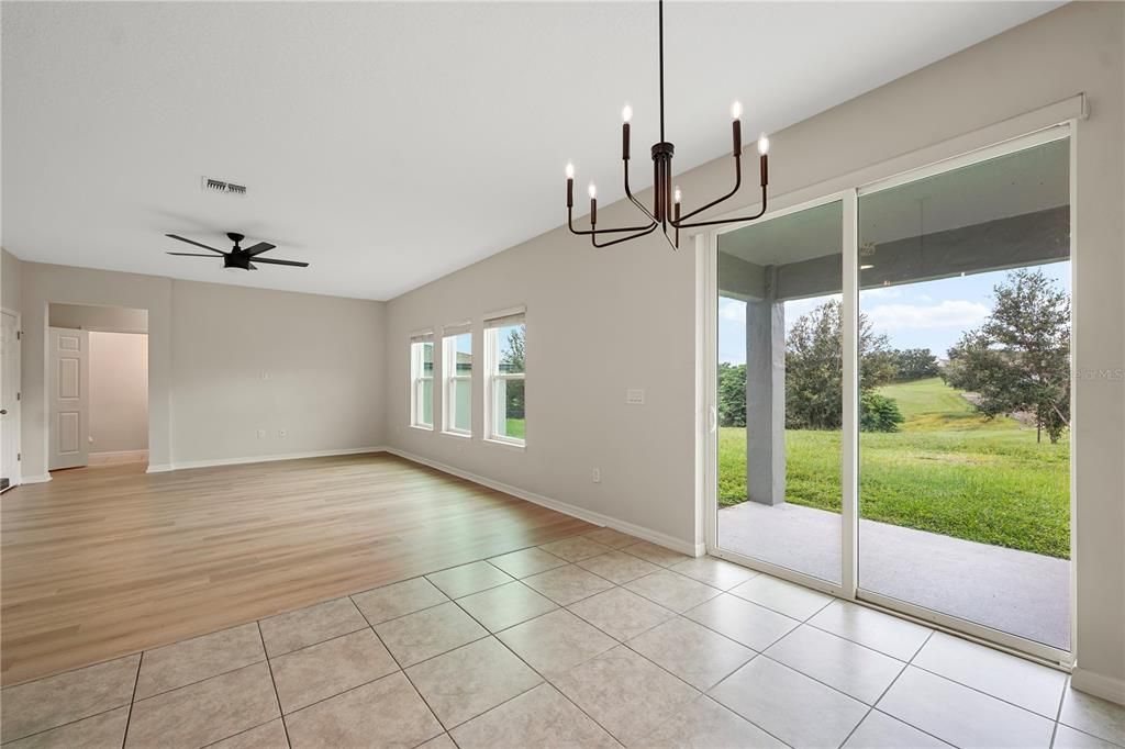 En Venta: $565,000 (4 camas, 2 baños, 2576 Pies cuadrados)
