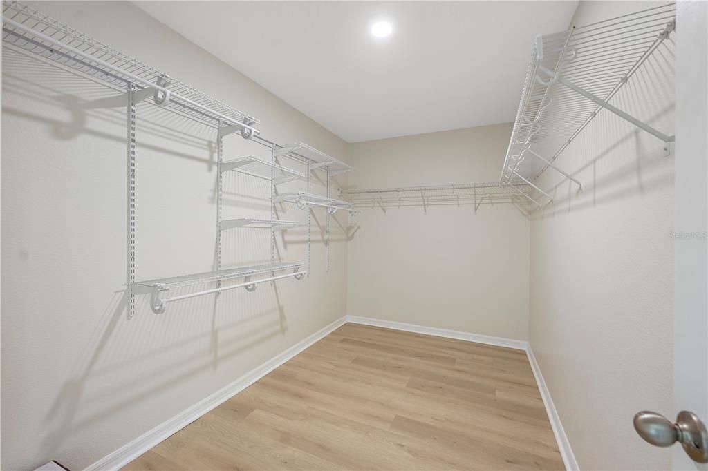 En Venta: $565,000 (4 camas, 2 baños, 2576 Pies cuadrados)