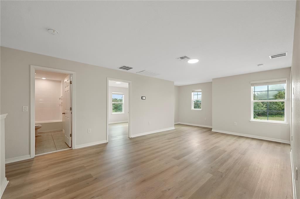 En Venta: $565,000 (4 camas, 2 baños, 2576 Pies cuadrados)