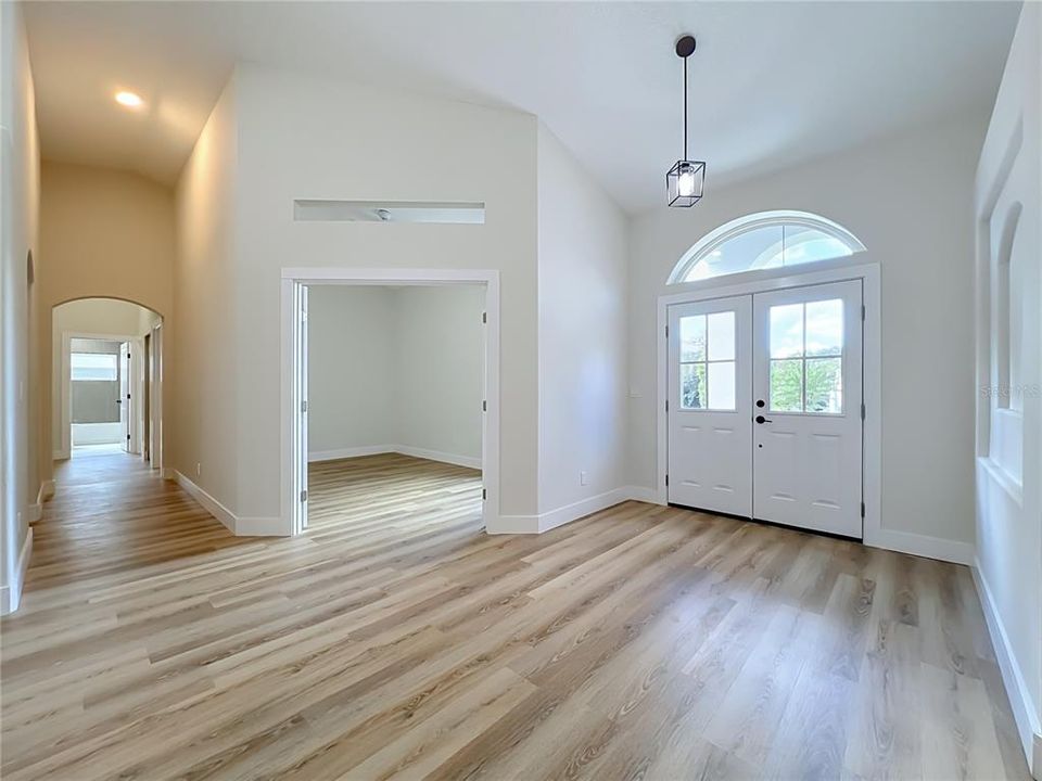 For Sale: $699,990 (4 beds, 3 baths, 2744 Square Feet)