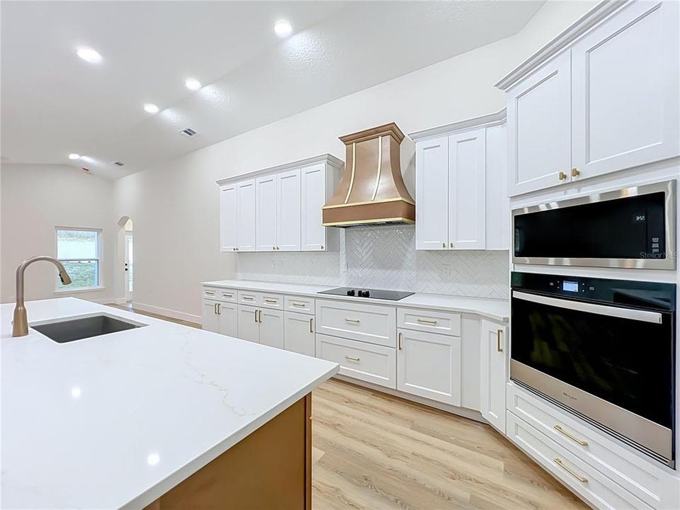 For Sale: $699,990 (4 beds, 3 baths, 2744 Square Feet)