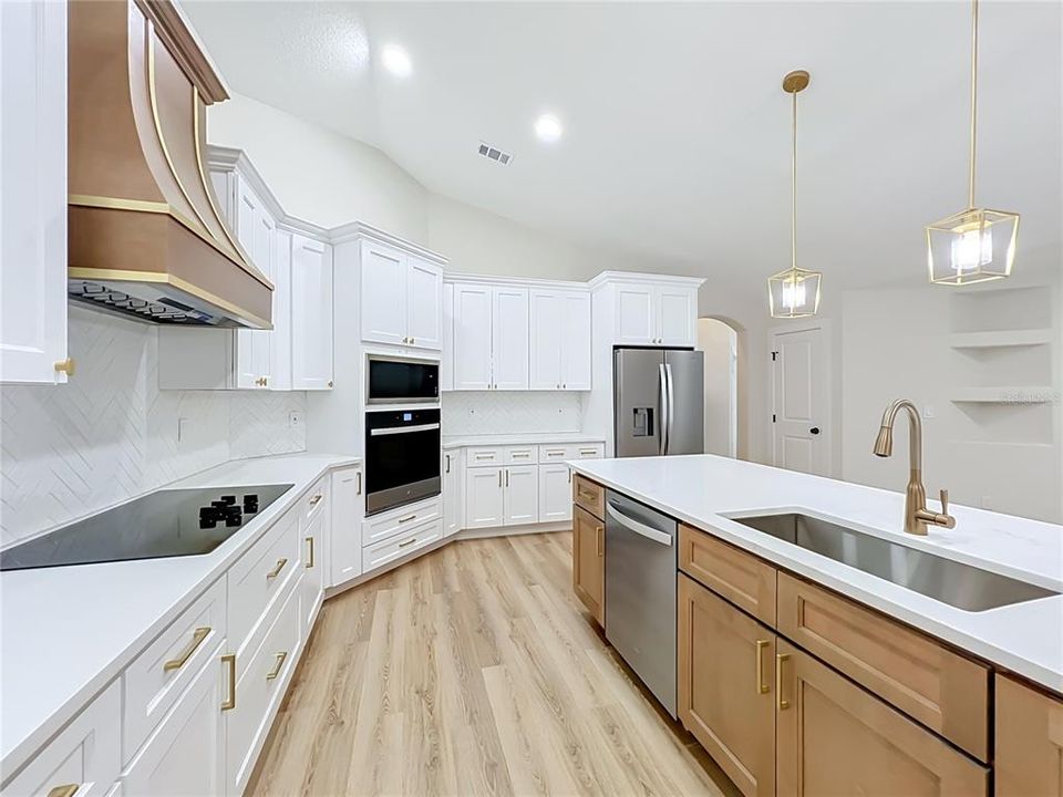 For Sale: $699,990 (4 beds, 3 baths, 2744 Square Feet)