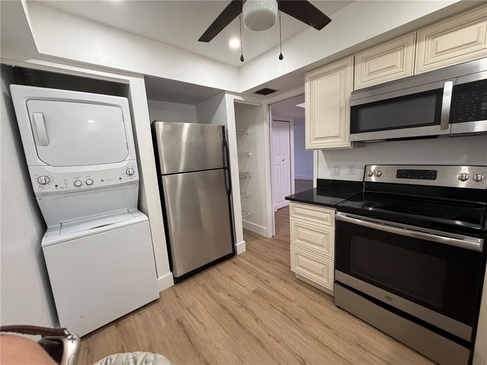 На продажу: $129,000 (1 спален, 1 ванн, 850 Квадратных фут)