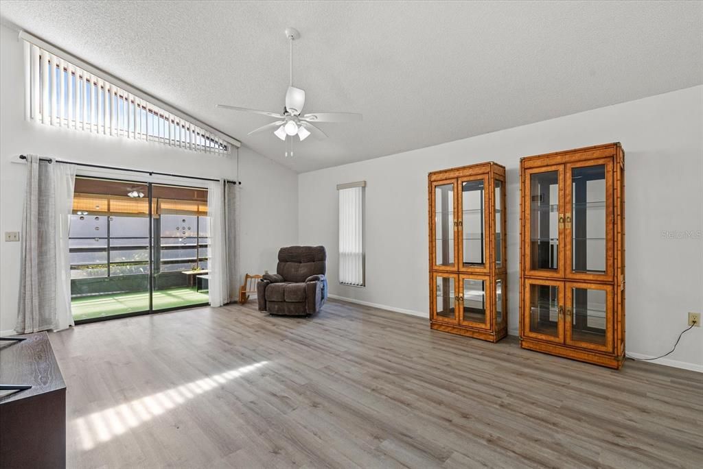 For Sale: $189,000 (2 beds, 2 baths, 1280 Square Feet)