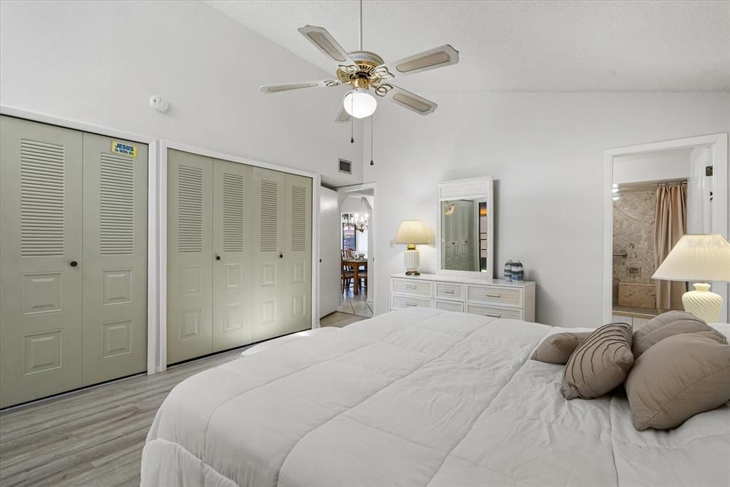 For Sale: $189,000 (2 beds, 2 baths, 1280 Square Feet)