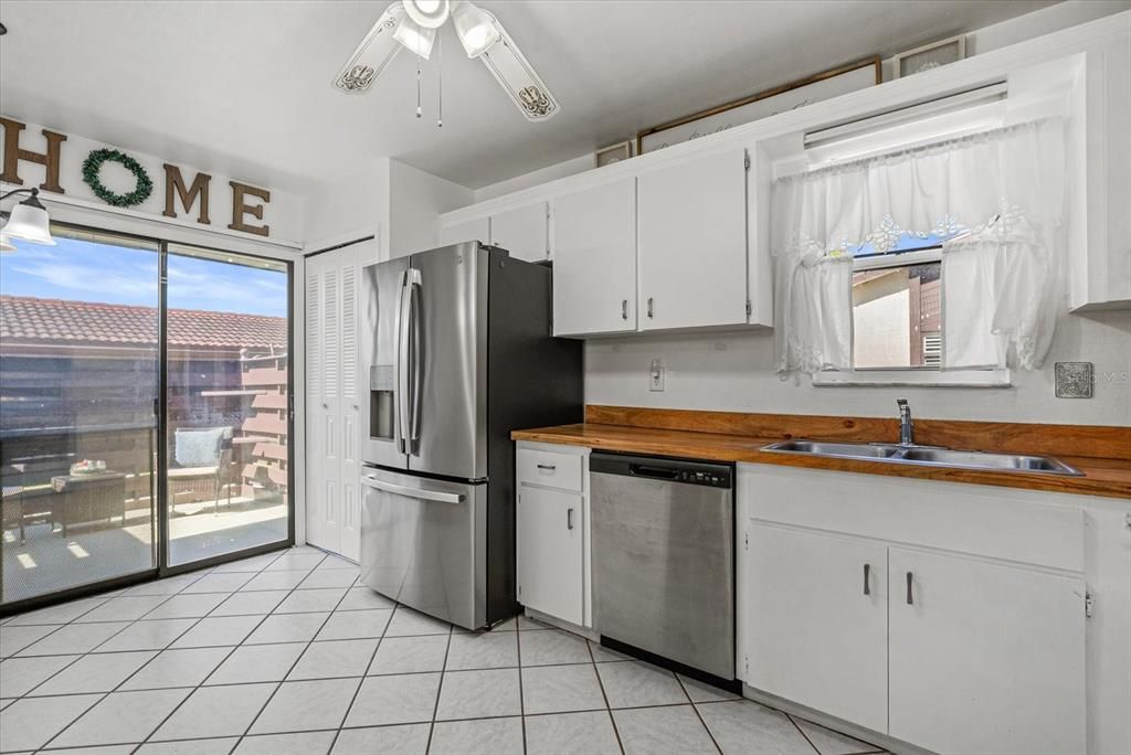 For Sale: $189,000 (2 beds, 2 baths, 1280 Square Feet)