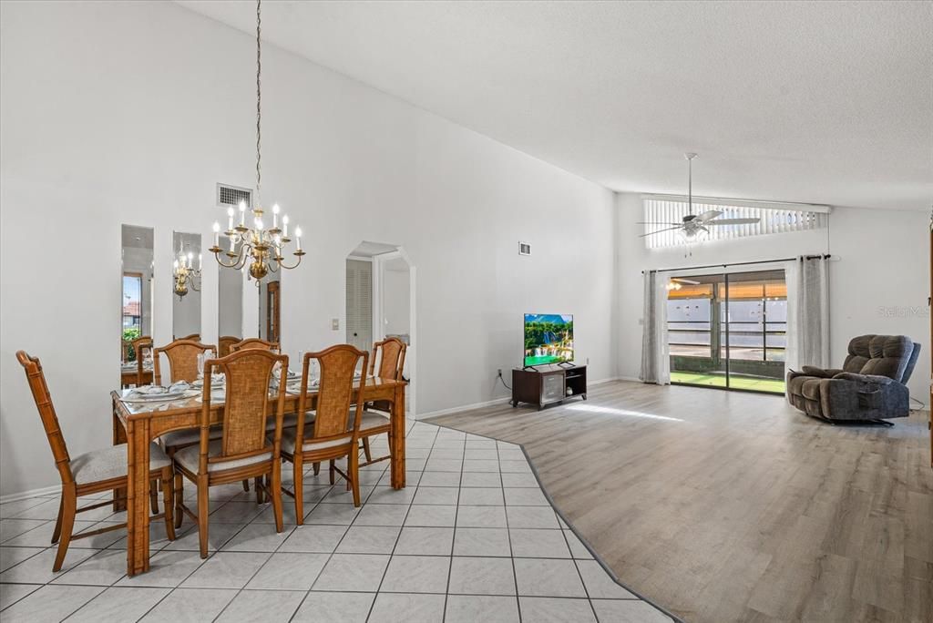 For Sale: $189,000 (2 beds, 2 baths, 1280 Square Feet)