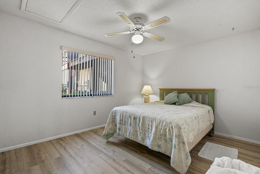 For Sale: $189,000 (2 beds, 2 baths, 1280 Square Feet)
