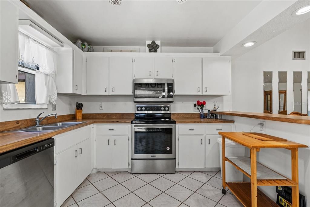 For Sale: $189,000 (2 beds, 2 baths, 1280 Square Feet)