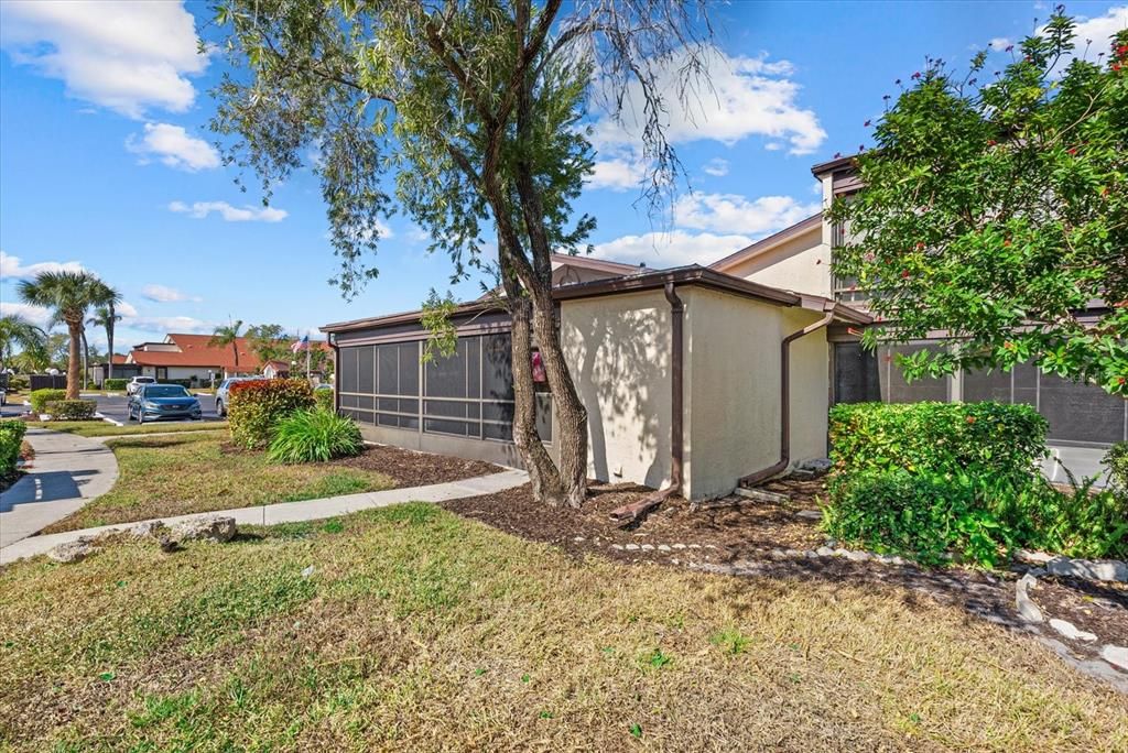 For Sale: $189,000 (2 beds, 2 baths, 1280 Square Feet)
