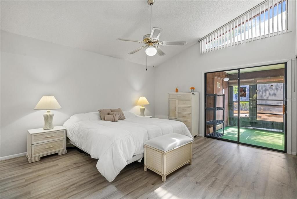 For Sale: $189,000 (2 beds, 2 baths, 1280 Square Feet)