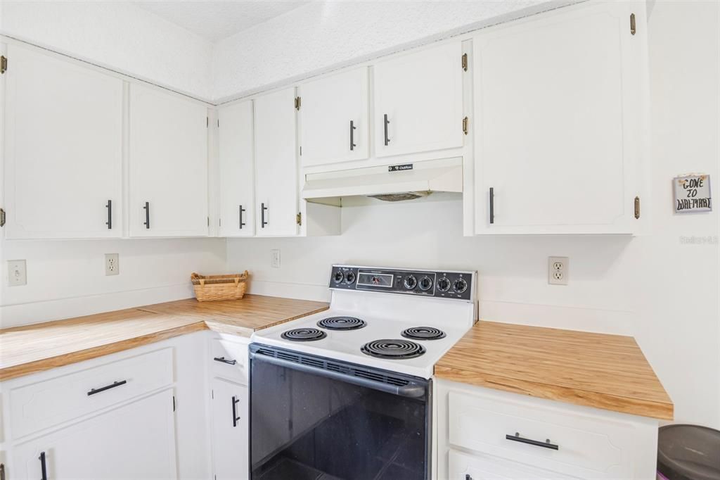 For Sale: $248,000 (3 beds, 3 baths, 1344 Square Feet)