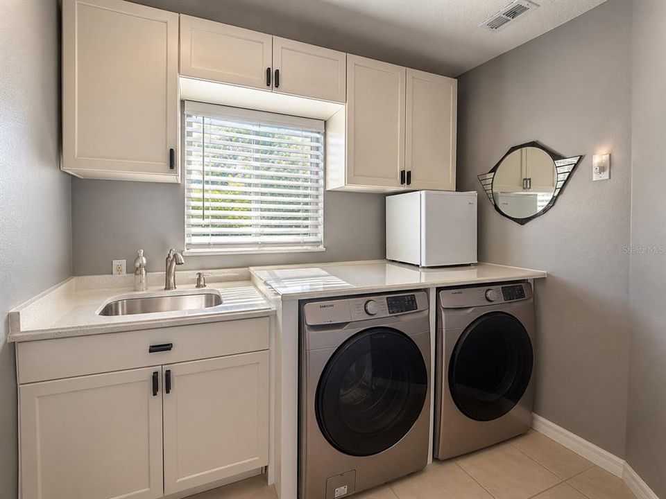 En Venta: $589,000 (4 camas, 3 baños, 3219 Pies cuadrados)