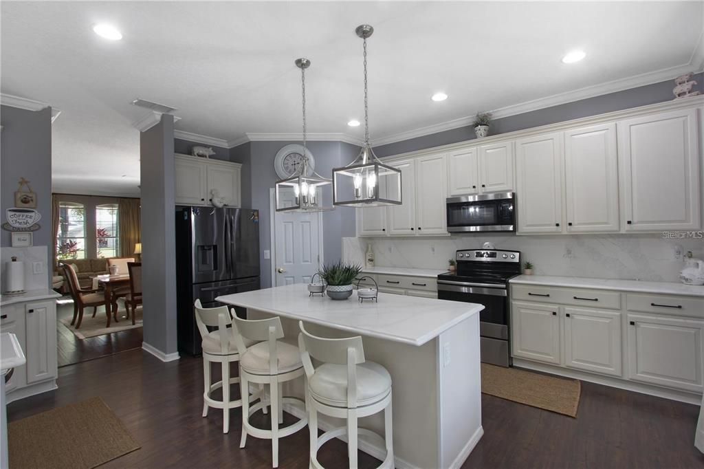 En Venta: $589,000 (4 camas, 3 baños, 3219 Pies cuadrados)