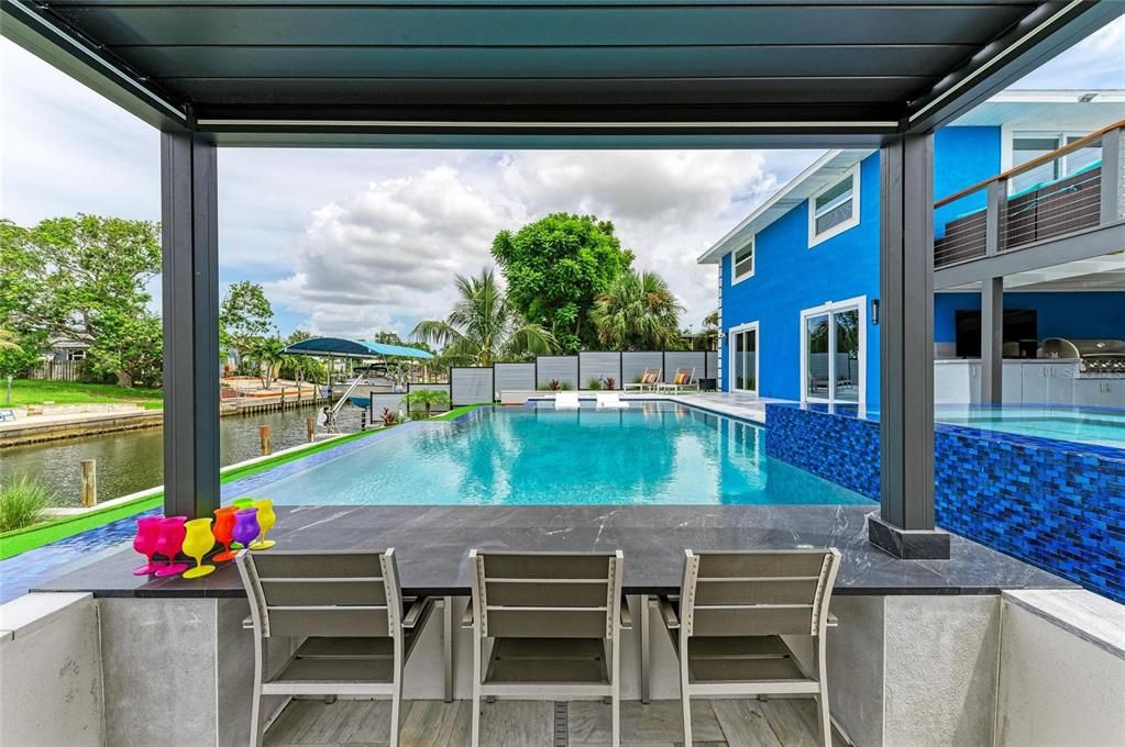 En Venta: $1,349,000 (5 camas, 3 baños, 2500 Pies cuadrados)