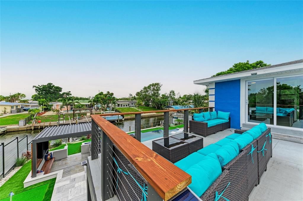 En Venta: $1,349,000 (5 camas, 3 baños, 2500 Pies cuadrados)
