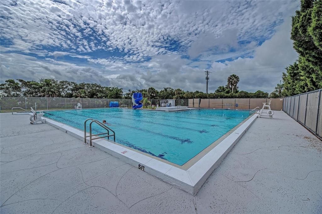 En Venta: $1,349,000 (5 camas, 3 baños, 2500 Pies cuadrados)